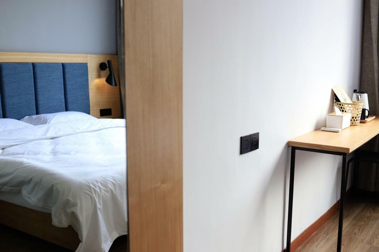 Travel Light Inn Гуйлинь Экстерьер фото